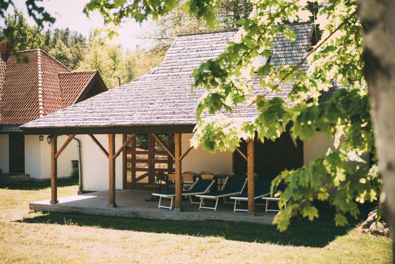 Hotel Viesu Nams Melnsils Exterior foto